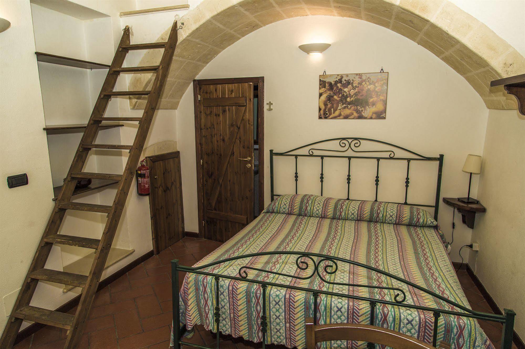 Vecchia Mottola Albergo Diffuso Exterior foto